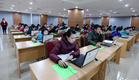 Nên mở đợt sát hạch công tâm để chọn công chức xã