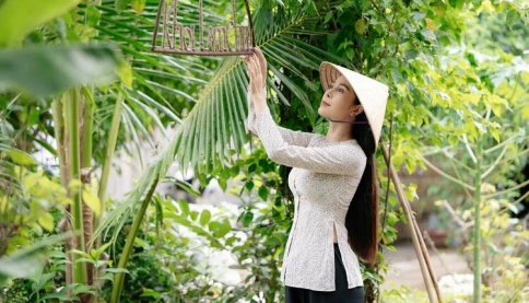 Đến với bài thơ hay: Quẳng gánh lo đi