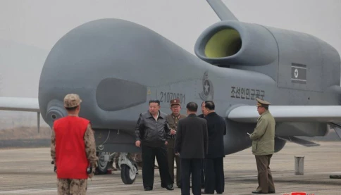 Kim Jong-un giám sát các cuộc thử nghiệm máy bay không người lái trinh sát chiến lược và máy bay