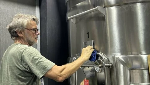 HLV Philippe Troussier hiện giờ toàn tâm sản xuất rượu vang tại quê nhà sau khi chia tay đội tuyển