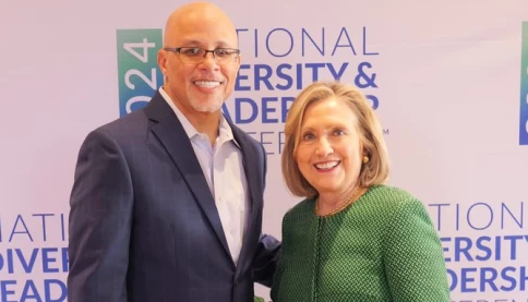 Cán bộ Mỹ cũng việc nhẹ lương cao quá