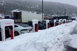 Hé lộ lý do Elon Musk “đại khai sát giới”, sa thải cả team 500 người bộ phận sạc Supercharger