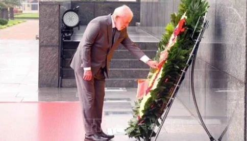 Tổng thống Brazil  Luiz Inácio Lula da Silva vào Lăng viếng Chủ tịch Hồ Chí Minh, tưởng niệm các