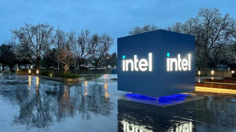 Cổ phiếu Intel rớt 6% chỉ vì 1 huyền thoại công nghệ ra đi