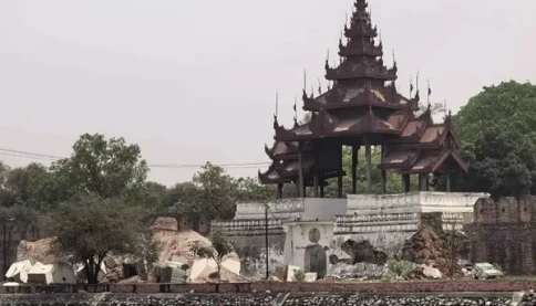 Động đất Myanmar: cung điện lớn nhất thế giới bị sập, cây cầu gần 100 năm tuổi bị sập, 670 ngôi chùa bị hư hại