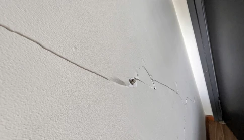 Hơn 300 căn hộ chung cư ở TPHCM bị nứt nghi do dư chấn động đất tại Myanmar