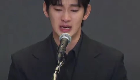 Kim Soo Hyun khóc như mưa xin lỗi❗️ Anh ấy có lỗi gì