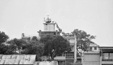 Những bức ảnh ghi lại sự sụp đổ của Sài Gòn và kết thúc Chiến tranh Việt Nam năm 1975