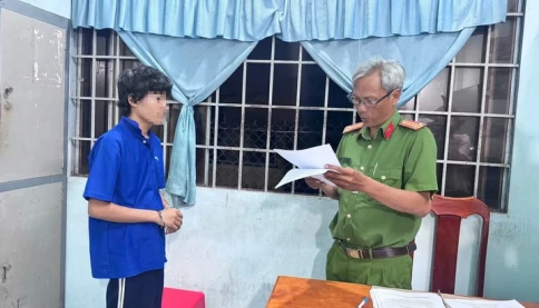 Bắt khẩn cấp thiếu niên 16 tuổi sát hại 2 mẹ con ở Vĩnh Long