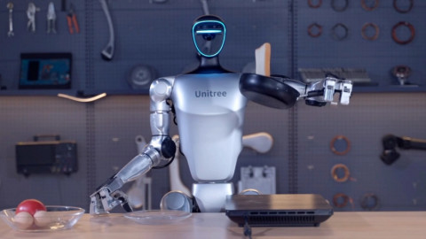 Robot "lên đời" nhờ AI tự huấn luyện