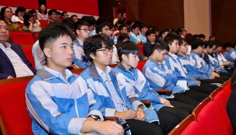 Danh sách học sinh đội tuyển quốc gia thi Olympic quốc tế và khu vực năm 2025