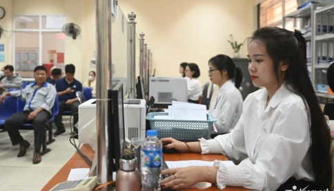 Thời 'ăn cơm nhà vác tù và hàng tổng', sao đại học chính quy không về làm cán bộ xã?