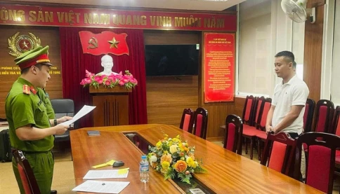 Cái giá quá đắt: TikToker Hằng Du Mục, Quang Linh Vlogs bị khởi tố, bắt khẩn cấp