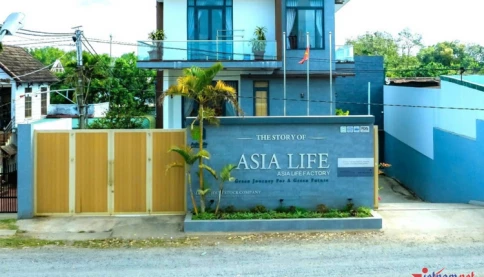 Hoa hậu Thùy Tiên bị tạm hoãn xuất cảnh