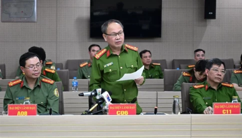 Bỏ huyện, nhập xã, tỉnh, người dân làm lại căn cước, hộ chiếu theo nhu cầu