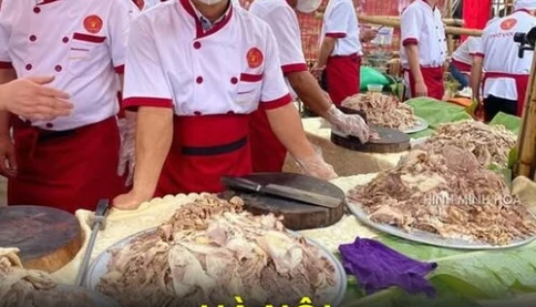 Fan của Phở đâu rồi ạ? Hóng Festival Phở mà thưởng thức các hàng chuẩn vị phở nhé ạ!