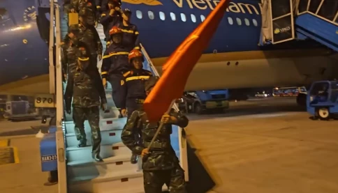 Video các chiến sĩ cứu hộ Việt Nam an toàn trở về sau khi hoàn thành nhiệm vụ ở Myanmar