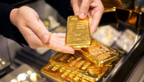 Ôi tự dưng giá vàng lại tăng vù vù, vọt lên 102 triệu 1 lượng!