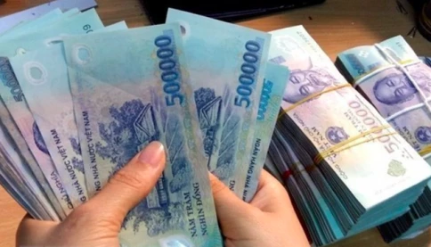 Bà già 80 tuổi lừa đảo hơn 1 tỷ đồng rồi vung tiền đi thẩm mỹ giảm béo và mua điện thoại