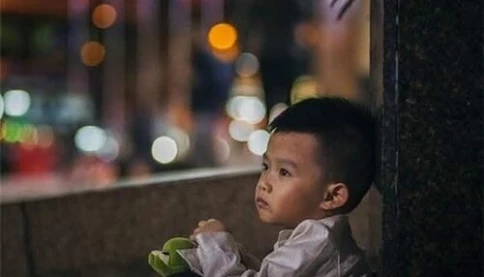 Bài thơ 'Người lớn ơi' của Trà Bình
