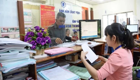 Công chức có nên được ưu tiên hay như người lao động bình thường?