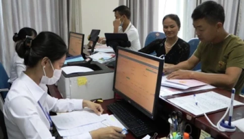 Giữ nguyên cơ chế trả lương cán bộ, công chức trong 3 năm tới