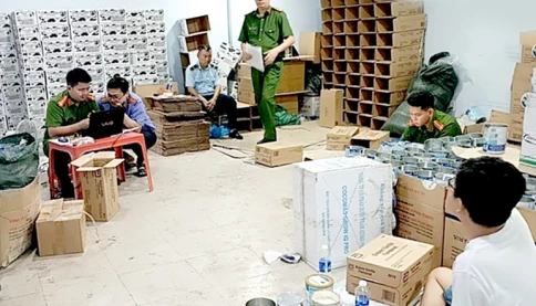Ai tiếp tay cho gần 600 loại sữa giả tung hoành?