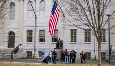 Chính quyền ông Trump đề nghị Đại học Harvard xin lỗi