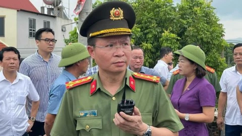 Công an Phú Thọ phân luồng giao thông sau khi cầu Phong Châu bị sập sáng nay