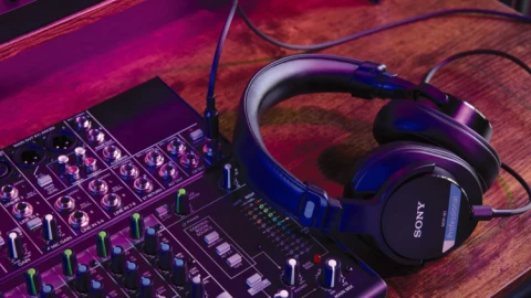 Sony ra mắt tai nghe phòng thu cho dân làm nhạc, sáng tạo nội dung