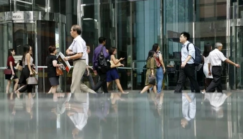 Singapore trợ cấp khủng cho người mất việc nhưng người dân vẫn thấy đi làm tốt hơn