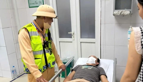 Lời cầu cứu của người phụ nữ trong ô tô và quyết định khẩn của trung tá công an