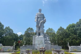 Ở Việt Nam có 1 mảnh đất "địa linh sinh linh kiệt" nổi tiếng hiếu học, quê vua đất chúa