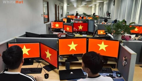 Cách nhân viên văn phòng chào mừng ngày lễ 50 năm giải phóng miền Nam, thống nhất đất nước