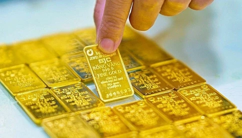 Giá vàng trong nước hôm nay cực khó hiểu