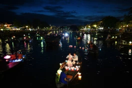 Tại sao Tết Trung thu luôn đi với đèn kéo quân, bánh trung thu...?