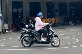 Bằng lái xe máy sắp có thay đổi lớn, xe ga, xe điện sẽ được đưa vào kỳ thi?