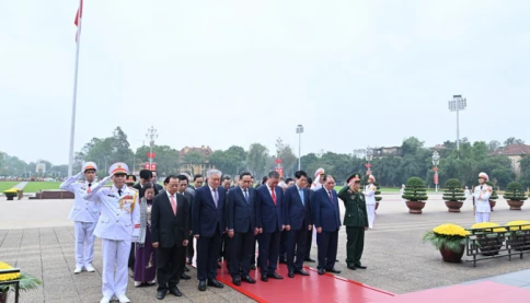🇻🇳 Lãnh đạo Đảng, Nhà nước vào Lăng viếng Chủ tịch Hồ Chí Minh