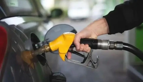 Nếu bạn định mua xe xăng trong năm 2025, hãy nhớ nguyên tắc “3 không”