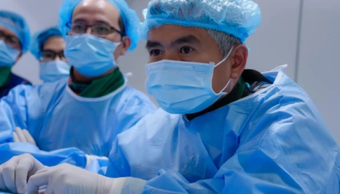 21 tuổi đột quỵ vì hút mỗi ngày 2 bao thuốc lá