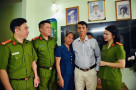 57 năm thất lạc, cha và con gái đoàn tụ trong ngày thống nhất đất nước
