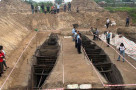 Quá ngạc nhiên về 2 thuyền cổ dưới ao ở Bắc Ninh: Kỹ thuật đóng thuyền chưa từng thấy!