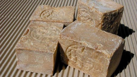 Khi chưa có xà phòng thì người cổ đại làm sạch cơ thể kiểu gì?
