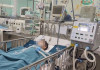 Làm thầy thuốc nên cứu người trước, đừng làm theo quy trình lạnh lùng!