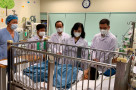 Bộ trưởng Bộ Y tế thăm bệnh nhi BV Nam ĐỊnh: Cấp cứu, cứu chữa cho bệnh nhân là ưu tiên hàng đầu