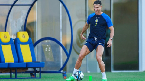CR7 vẫn là "cỗ máy cày tiền" ở tuổi 39