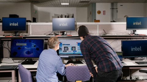 Vì sao Intel từ hãng chip lớn nhất thế giới trở thành mục tiêu bị thâu tóm nhanh như vậy?