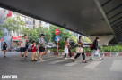 Có cần nhường đường cho người đi bộ ở nơi không có vạch kẻ?