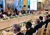 Chi tiết đặc biệt về vị trí ngồi của Tổng thống Putin tại bữa tiệc chiêu đãi Ngày chiến thắng tối qua