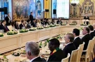 Chi tiết đặc biệt về vị trí ngồi của Tổng thống Putin tại bữa tiệc chiêu đãi Ngày chiến thắng tối qua